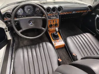 Foto 34 di 53: MERCEDES 280 SL W107 1981