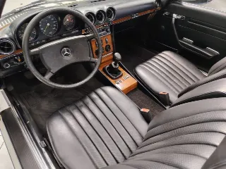 Foto 35 di 53: MERCEDES 280 SL W107 1981