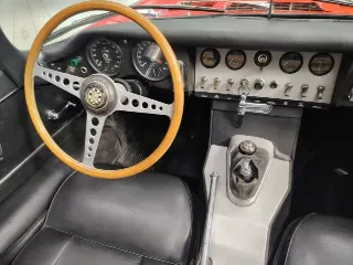 Foto 32 di 57: JAGUAR E TYPE S1 3.8 ROADSTER 1963