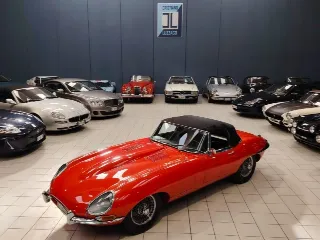 Foto 5 di 57: JAGUAR E TYPE S1 3.8 ROADSTER 1963