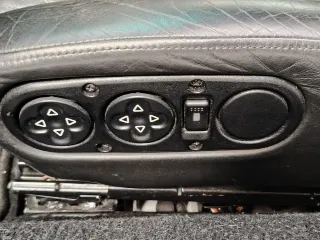 Foto 48 di 71: PORSCHE 993 CARRERA 4S COUPE’ 1995