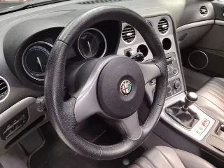 Foto 52 di 86: ALFA ROMEO 939 SPIDER 2.200 JTS 185 CV TWIN SPARK 2007