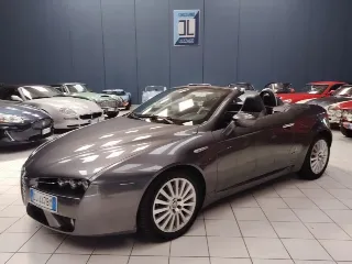 Foto 5 di 86: ALFA ROMEO 939 SPIDER 2.200 JTS 185 CV TWIN SPARK 2007