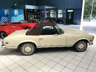 Foto 10 di 58: MERCEDES BENZ 280 SL W113 PAGODA 1969