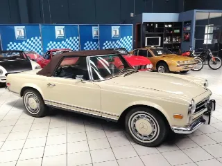 Foto 11 di 58: MERCEDES BENZ 280 SL W113 PAGODA 1969