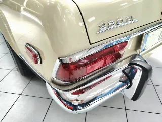 Foto 16 di 58: MERCEDES BENZ 280 SL W113 PAGODA 1969