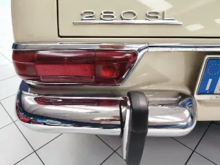 Foto 19 di 58: MERCEDES BENZ 280 SL W113 PAGODA 1969