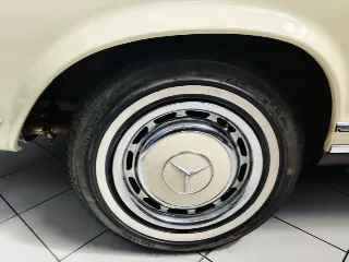 Foto 27 di 58: MERCEDES BENZ 280 SL W113 PAGODA 1969