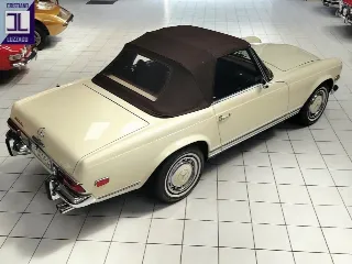 Foto 9 di 58: MERCEDES BENZ 280 SL W113 PAGODA 1969