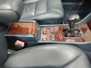 Foto 25 di 40: MERCEDES BENZ E 200 CABRIOLET 1996