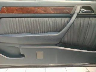 Foto 29 di 40: MERCEDES BENZ E 200 CABRIOLET 1996