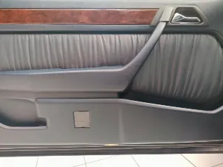 Foto 30 di 40: MERCEDES BENZ E 200 CABRIOLET 1996