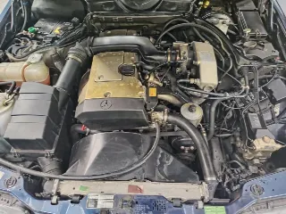 Foto 33 di 40: MERCEDES BENZ E 200 CABRIOLET 1996