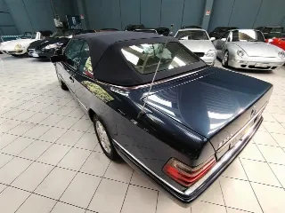 Foto 6 di 40: MERCEDES BENZ E 200 CABRIOLET 1996