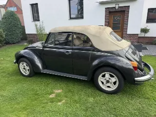 Foto 4 di 8: Volkswagen Beetle Cabriolet | 1977 | Route 66 Auctions
