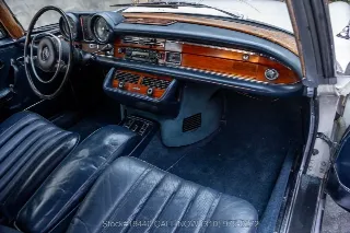 Foto 21 di 24: 1970 Mercedes Benz 280SE Sunroof Low Grille