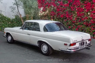 Foto 7 di 24: 1970 Mercedes Benz 280SE Sunroof Low Grille