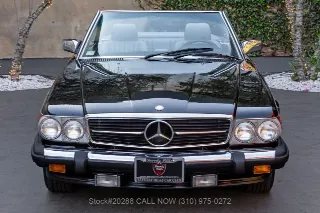 Foto 2 di 24: 1987 Mercedes Benz 560SL