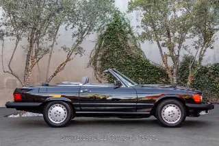Foto 4 di 24: 1987 Mercedes Benz 560SL