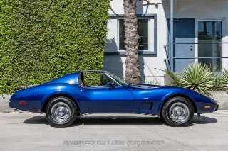 Foto 3 di 24: 1977 Chevrolet Corvette