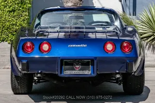 Foto 6 di 24: 1977 Chevrolet Corvette