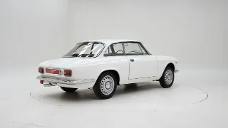 Foto 2 di 40: Alfa Romeo 1600 Giulia Sprint GT