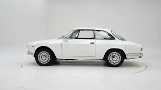 Foto 8 di 40: Alfa Romeo 1600 Giulia Sprint GT