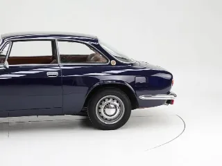 Foto 33 di 40: Alfa Romeo 1750 GT Veloce Bertone