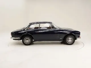 Foto 6 di 40: Alfa Romeo 1750 GT Veloce Bertone