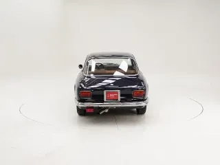 Foto 7 di 40: Alfa Romeo 1750 GT Veloce Bertone
