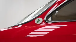 Foto 18 di 40: Alfa Romeo 2000 GT Veloce