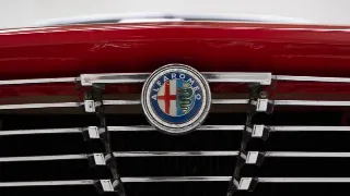 Foto 27 di 40: Alfa Romeo 2000 GT Veloce