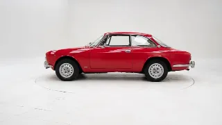 Foto 8 di 40: Alfa Romeo 2000 GT Veloce