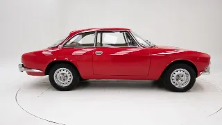 Foto 9 di 40: Alfa Romeo 2000 GT Veloce