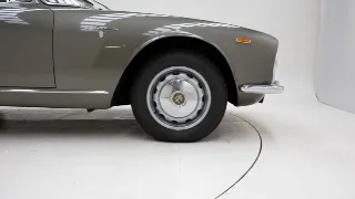 Foto 10 di 40: Alfa Romeo 2000 Sprint