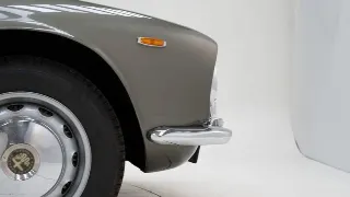 Foto 12 di 40: Alfa Romeo 2000 Sprint