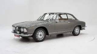 Foto 1 di 40: Alfa Romeo 2000 Sprint
