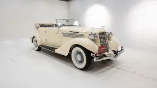 Foto 17 di 40: Auburn 852 SC Phaeton Sedan