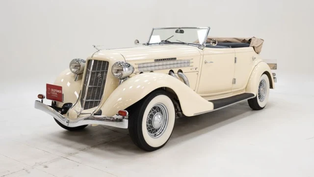Auburn 852 SC Phaeton Sedan