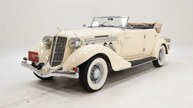 Auburn 852 SC Phaeton Sedan