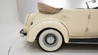 Foto 20 di 40: Auburn 852 SC Phaeton Sedan