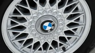 Foto 30 di 40: BMW 325i Cabriolet