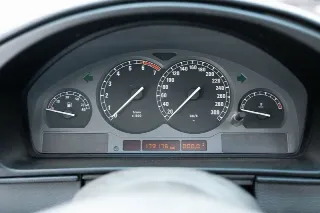 Foto 36 di 40: BMW 850i