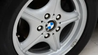 Foto 24 di 40: BMW Z3 1.9i