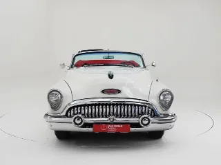 Foto 17 di 40: Buick Roadmaster 2-Door Skylark Convertible