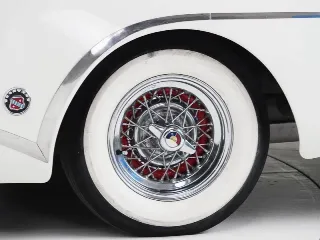 Foto 20 di 40: Buick Roadmaster 2-Door Skylark Convertible