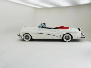 Foto 5 di 40: Buick Roadmaster 2-Door Skylark Convertible