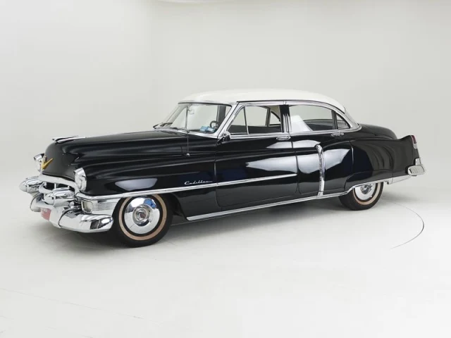 Cadillac Fleetwood Series 62 Sedan