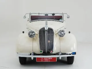 Foto 9 di 40: Chrysler Wimbledon Six 3 Position DHC By Carlton