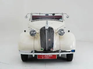 Foto 20 di 40: Chrysler Wimbledon Six 3 Position DHC By Carlton